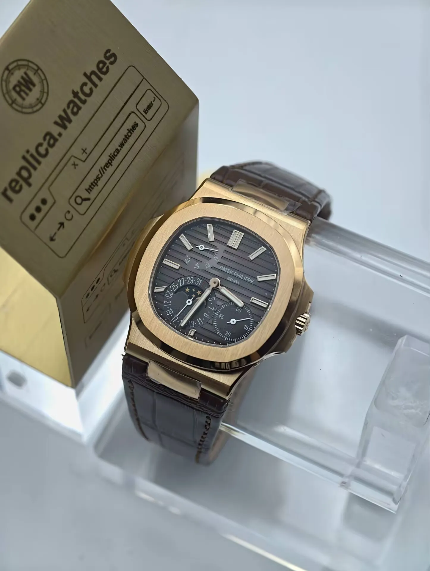 Replica Patek Philippe Nautilus 5712R-001 Ultra-Thin Complex Sports Watch