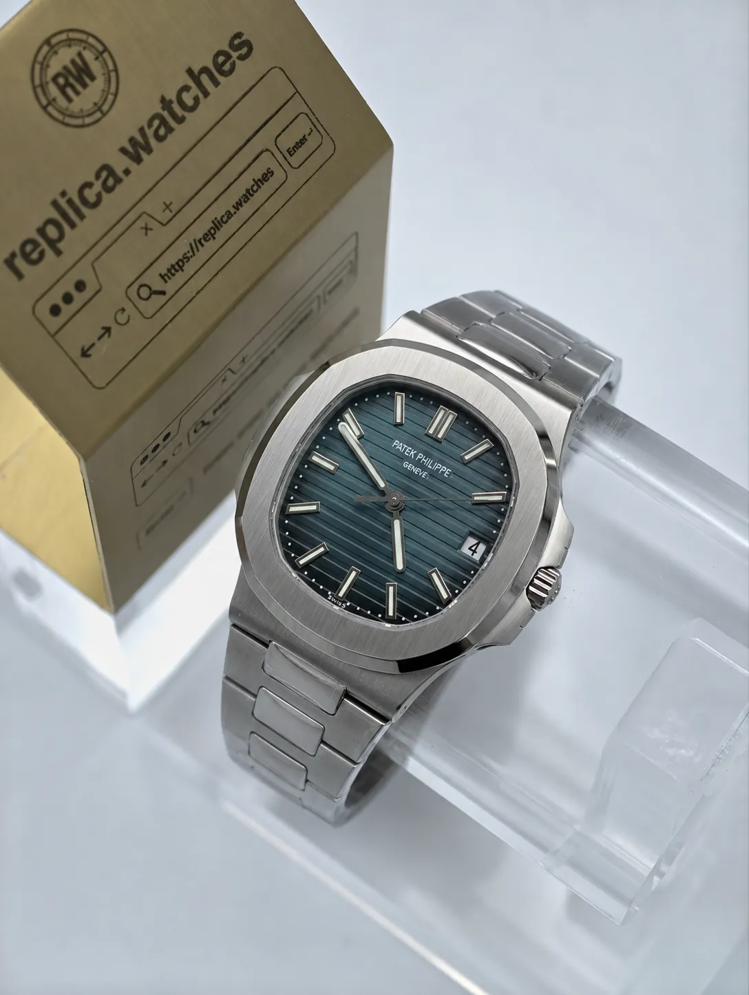 Super Clone Patek Philippe Nautilus 5711/1A‑010 40mm Blue Grey Gradient Horizontal Dial 26‑330 SC Bracelet DD Factory Watch