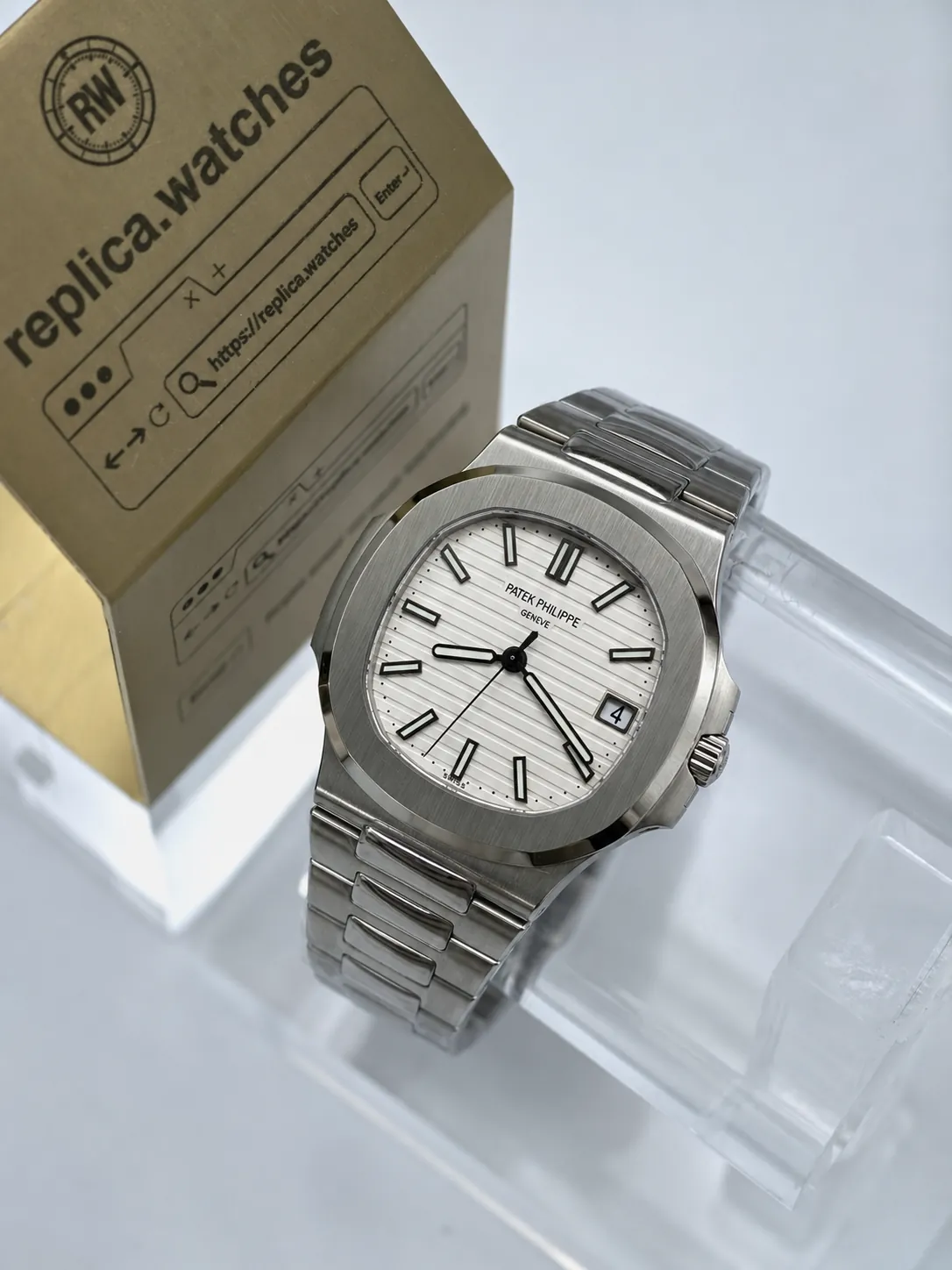 Super Clone Patek Philippe Nautilus 5711/1A‑011 40mm Silver Horizontal Grooved Dial Luminous Index 324 SC Steel Bracelet DD Factory Watch