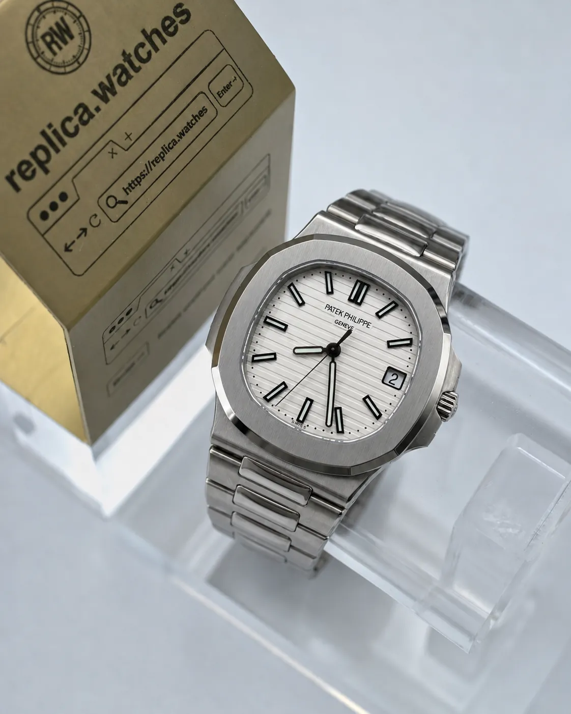 Super Clone Patek Philippe Nautilus 5711/1A-011 40mm Silver Grooved Dial Luminous Hands 26-330 SC Movement Steel Bracelet DD Factory Watch