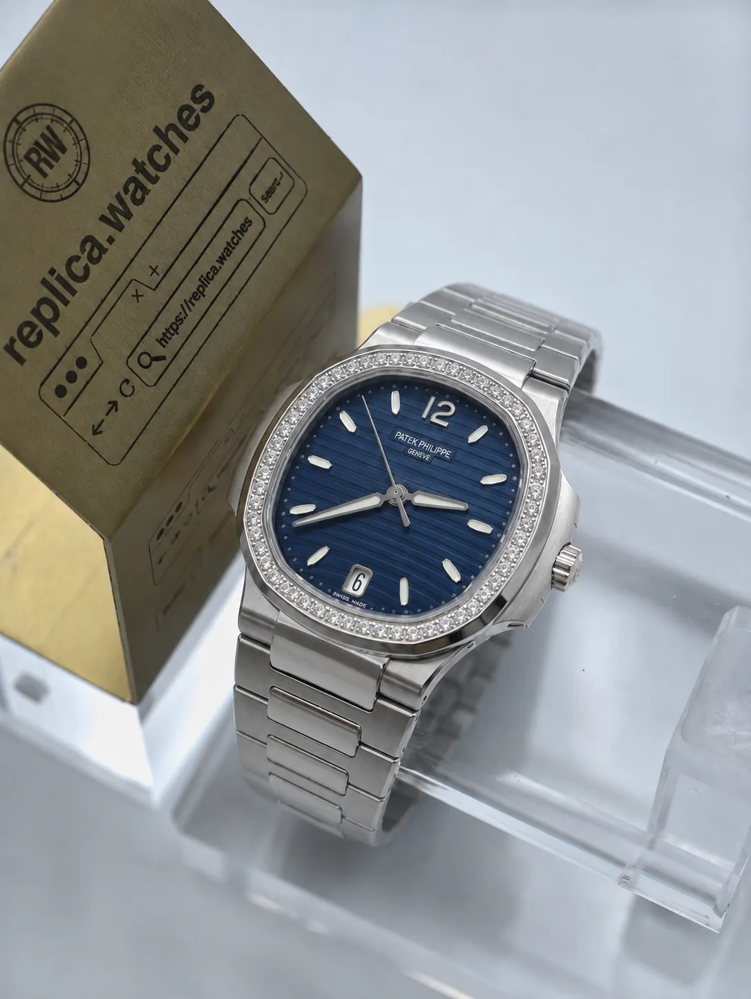 Super Clone Patek Philippe Nautilus 7118/1200A‑001 35.2mm Diamond Bezel Blue Ripple Dial 26‑330 SC DD Factory Watch