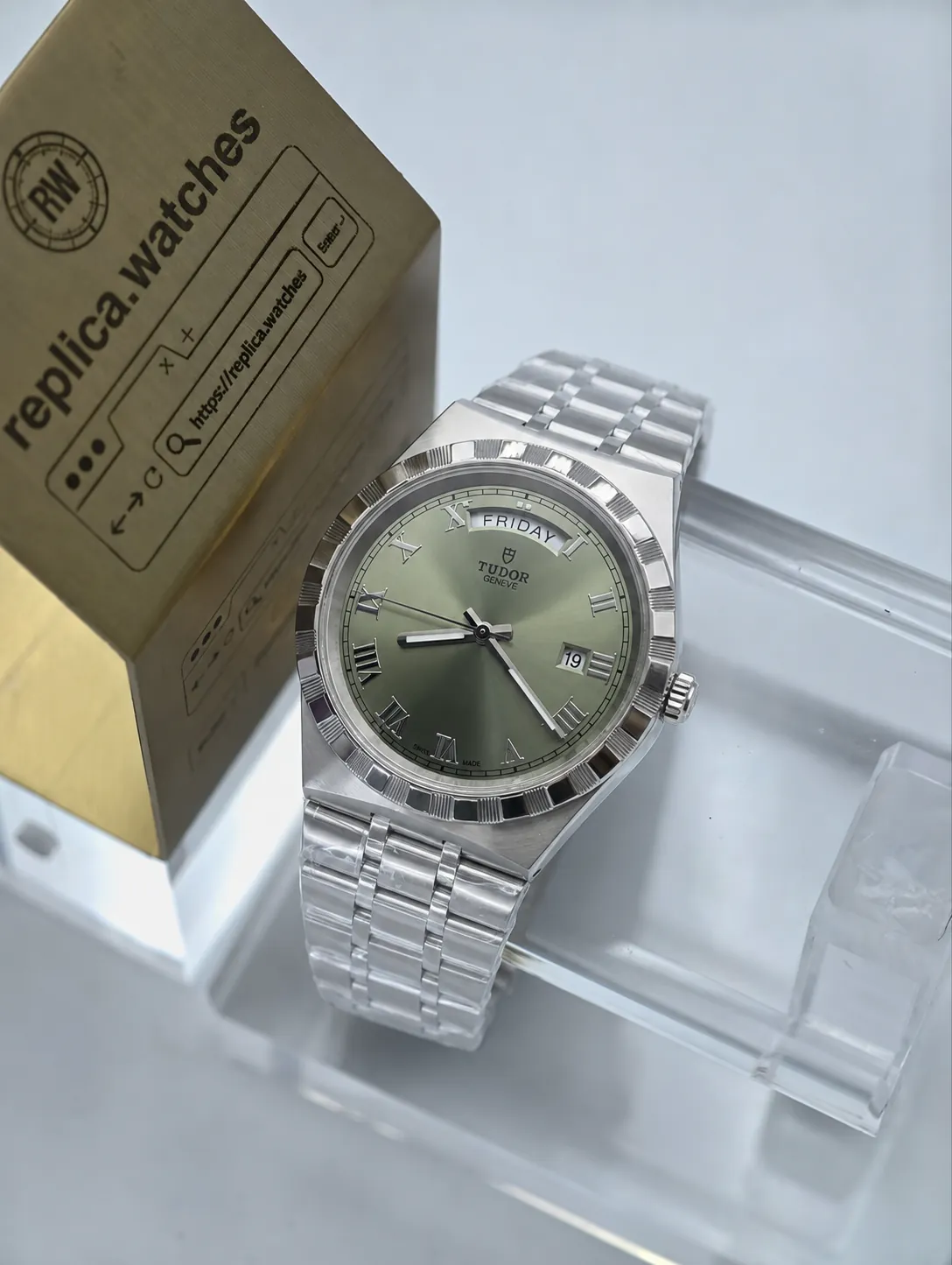 Super Clone Tudor Royal M28600-0001 41mm Silver Sunburst Dial Roman Numerals 2834 Movement V7 Factory Watch