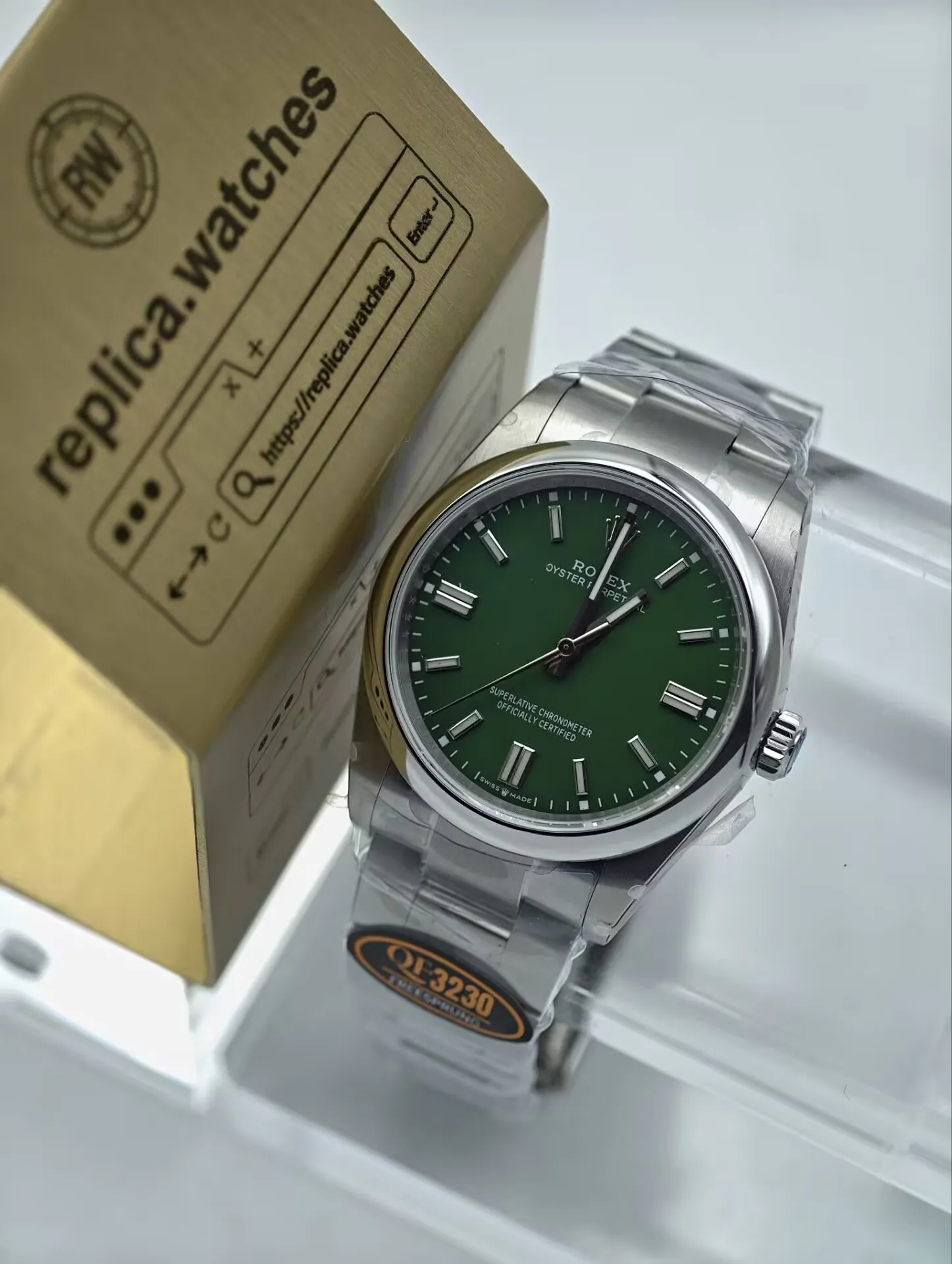 Rolex Oyster Perpetual M126000-0005 36mm 3230 Free-Sprung Movement Green Dial QF Replica Watch
