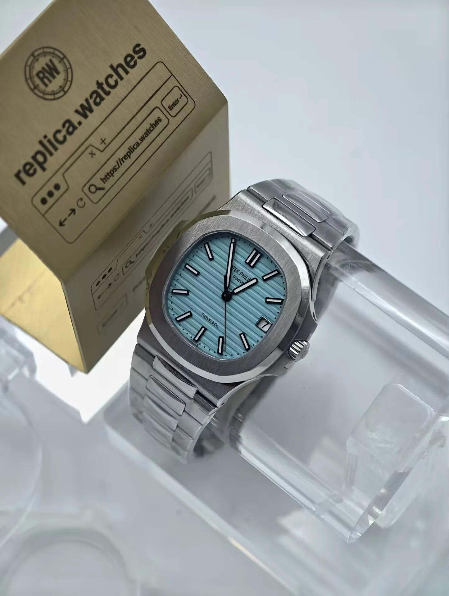 Patek Philippe Nautilus 5711/1A-018 40mm 324 SC Movement Tiffany Blue DDF Replica Watch