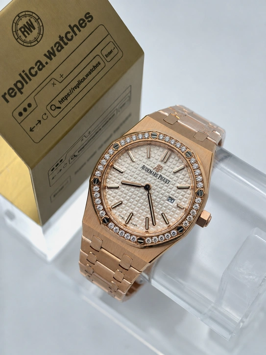 Audemars Piguet Royal Oak 67651OR.ZZ.1261OR.01 Super Clone Watch 33mm Rose Gold Quartz White Dial