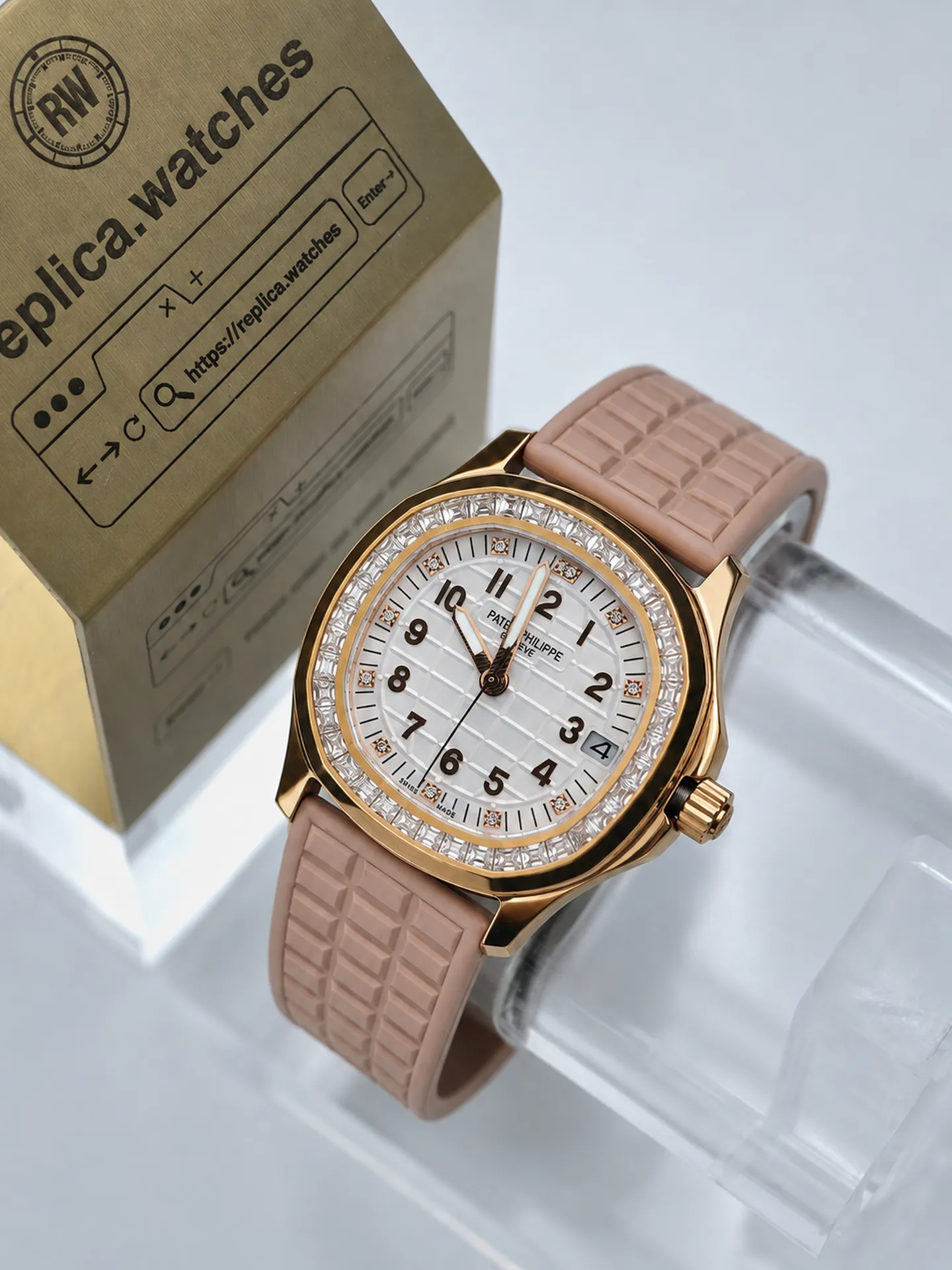 Replica Patek Philippe Aquanaut 5072R-001 Mother of Pearl Diamond Dial 35.6mm Rose Gold PP Factory Watch