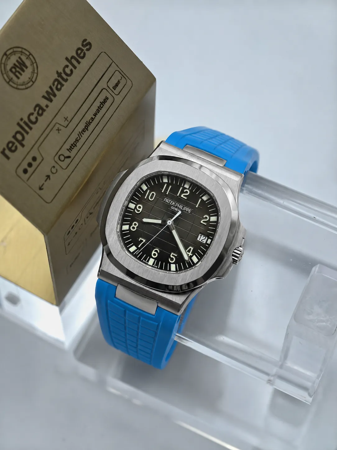 Replica Patek Philippe Aquanaut 5167A-001 40.8mm Black Grid Dial Blue Rubber Strap 26-330 Movement 3K Factory
