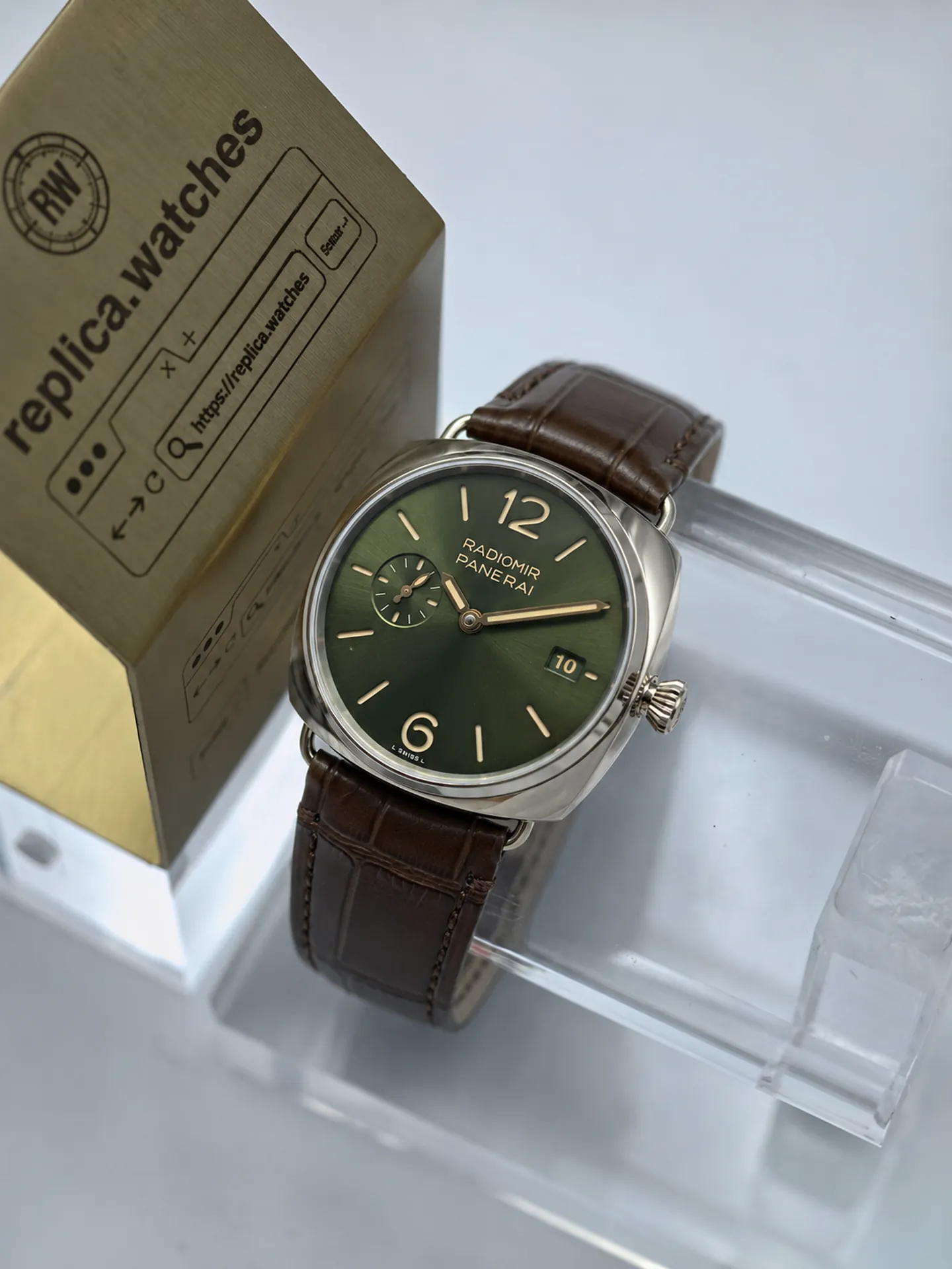 Replica Panerai Radiomir PAM01386 Green Sunray Dial 40mm Steel Watch