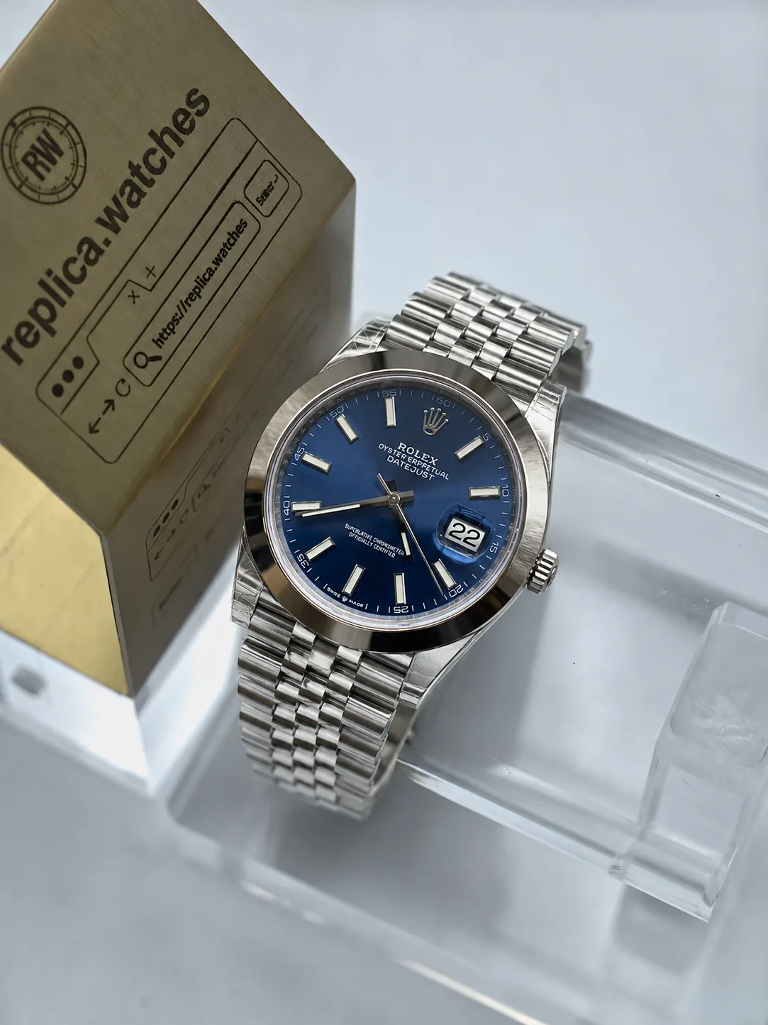 Replica Rolex Datejust M126300-0002 41mm Bright Blue Sunburst Dial Smooth Bezel Jubilee 3235 Watch VS Factory