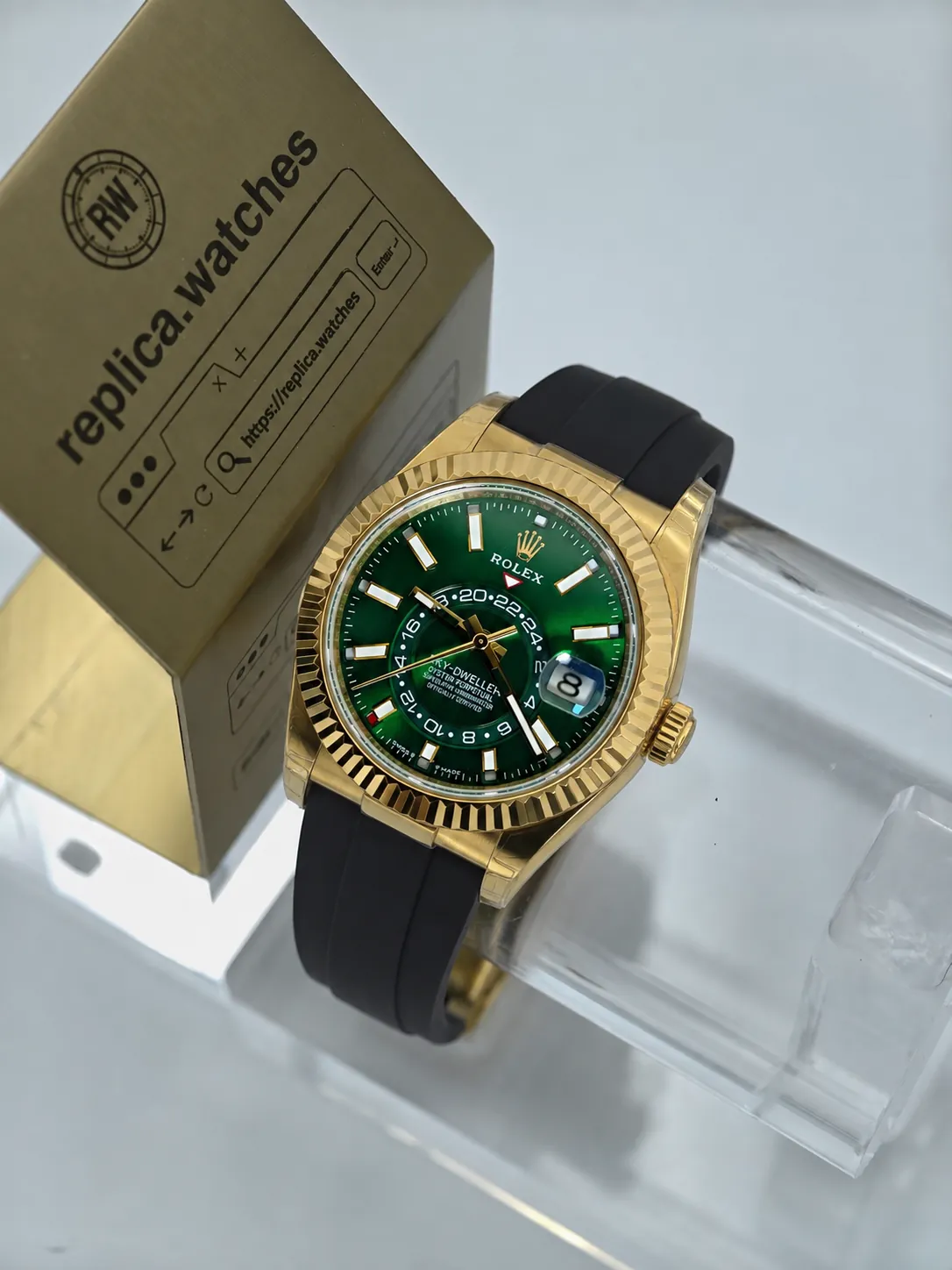 Replica Rolex Sky-Dweller M336238-0004 Green Dial Oysterflex Rubber 42mm Noob Factory Watch
