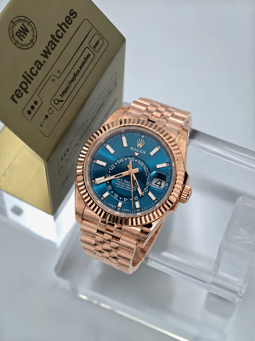 Replica Rolex Sky-Dweller M336935-0005 Blue-Green Dial 42mm Noob Factory Watch