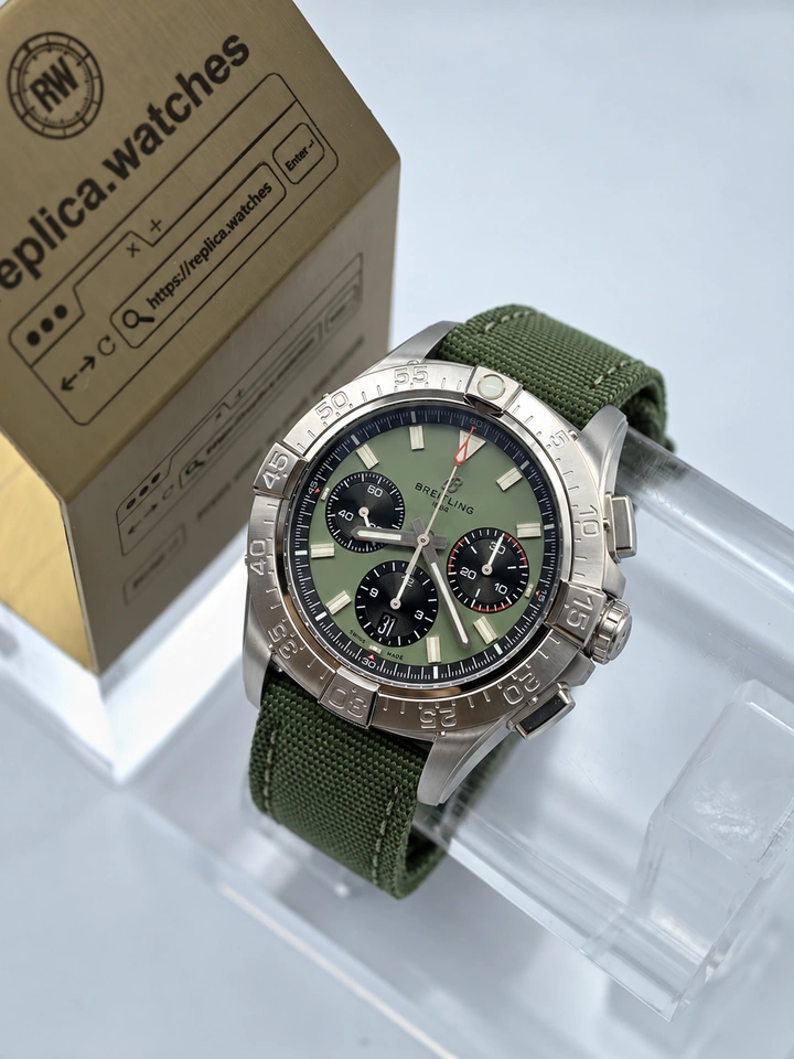 Breitling Avenger B01 Chronograph 44 AB0147101L1X1 Green Dial Stainless Steel Clone Cal.01 Automatic Chronograph 1:1 Clone Watch