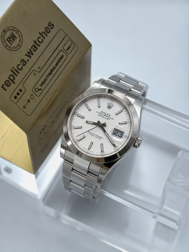 Rolex Datejust M126300-0005 41mm White Dial Stainless Steel Clone Watch with Clone Calibre 3235 Movement