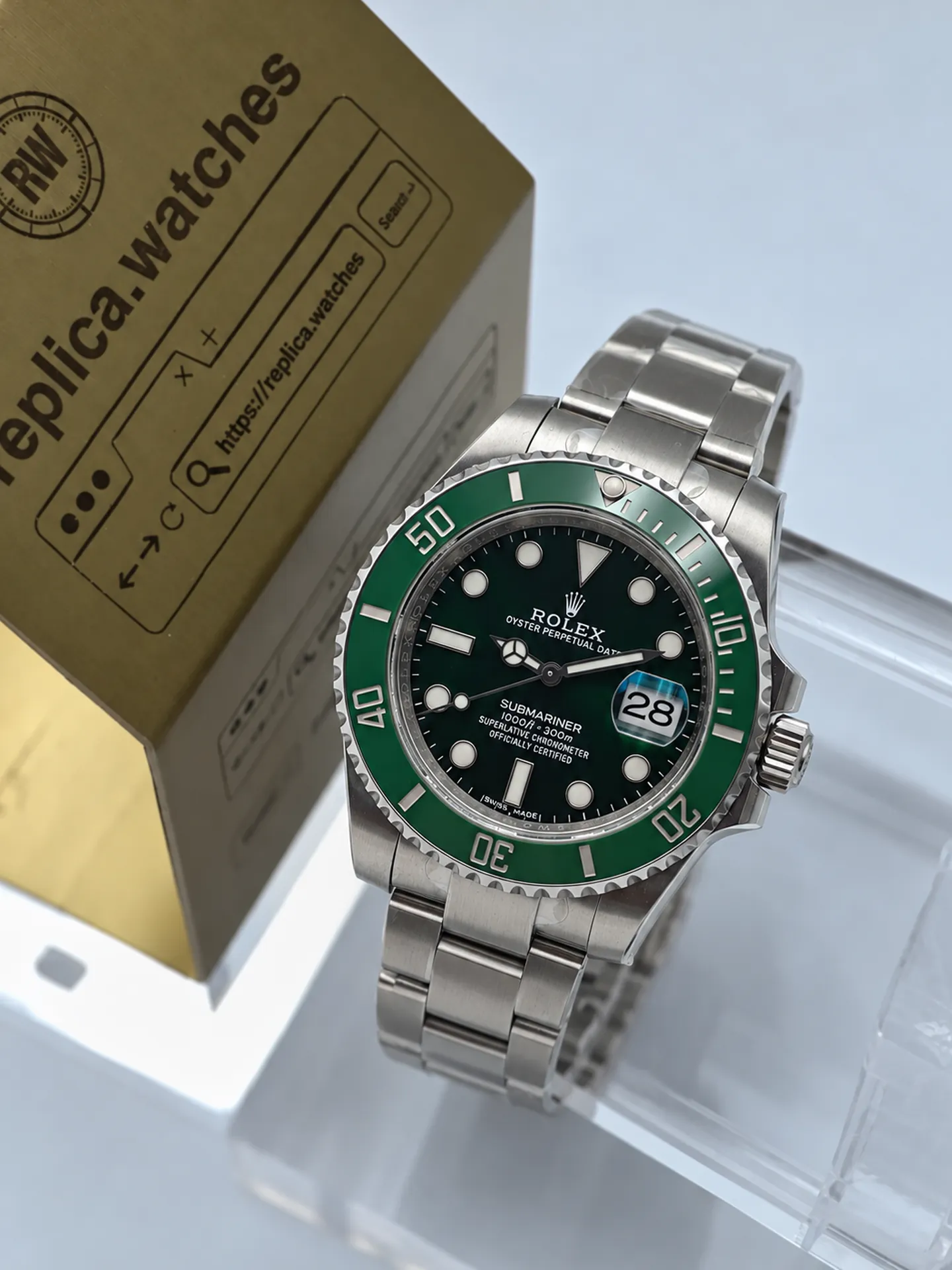 Replica Rolex Submariner 116610LV Hulk Green Bezel Black Dial 40mm Steel Watch
