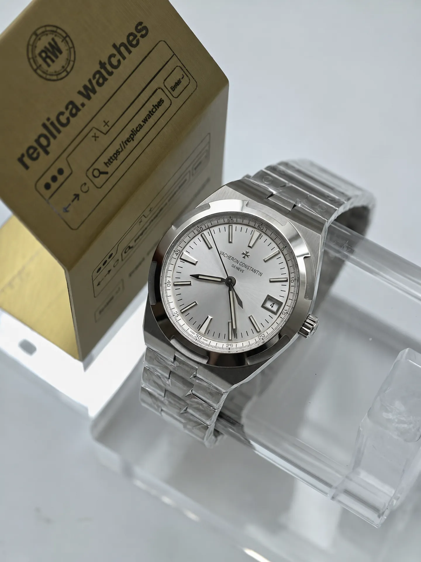 Replica Vacheron Constantin Overseas 4500V/110A-B126 Silver Dial 41mm Steel Watch