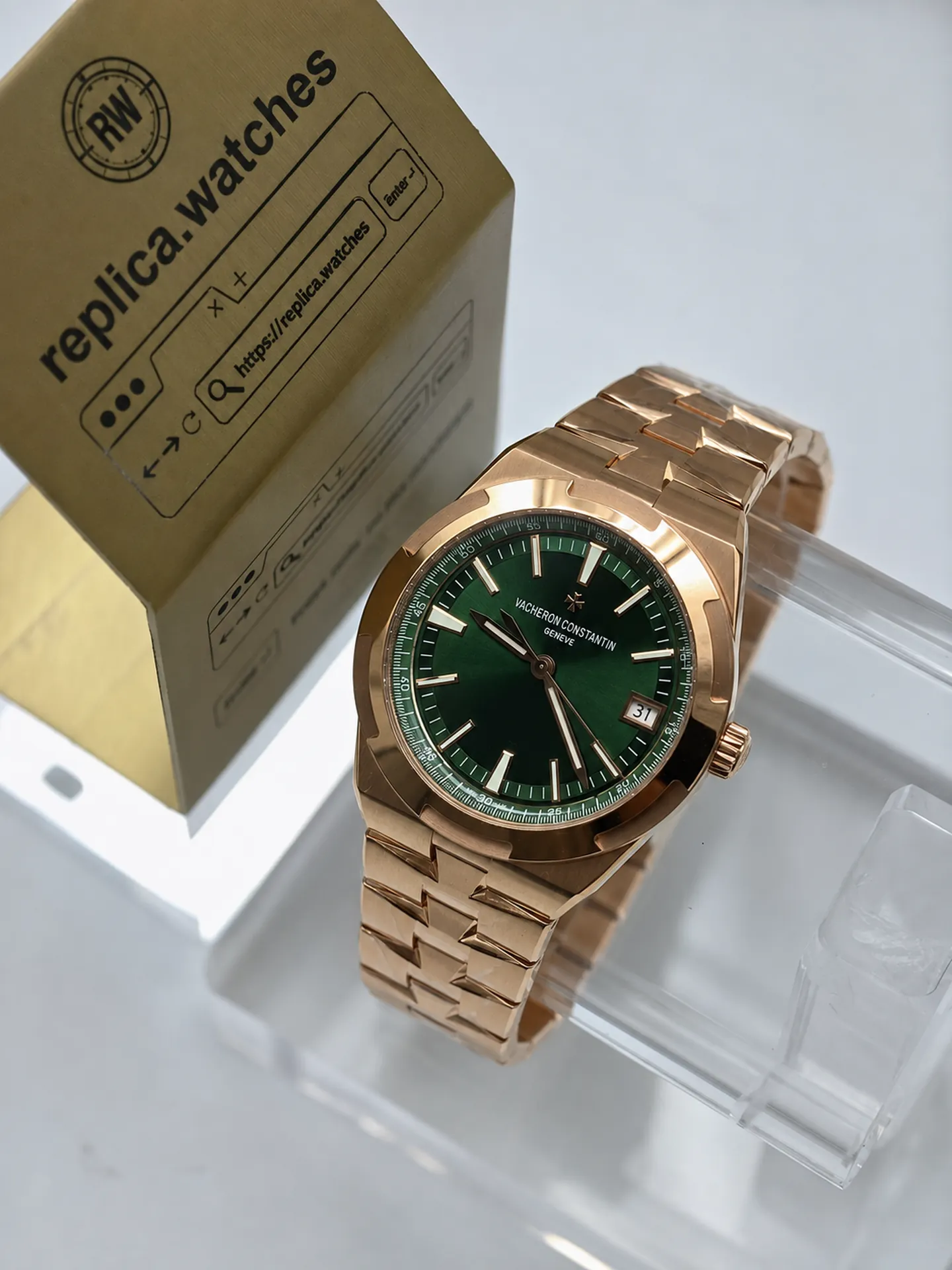 Replica Vacheron Constantin Overseas 4500V/110R-B967 Green Dial 41mm Rose Gold Watch